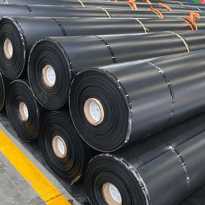 0.75mm 1mm Przeciwciśnieniowy Przeciwciśnieniowy Gładki HDPE Geomembrane Pond Liner do usuwania odpadów