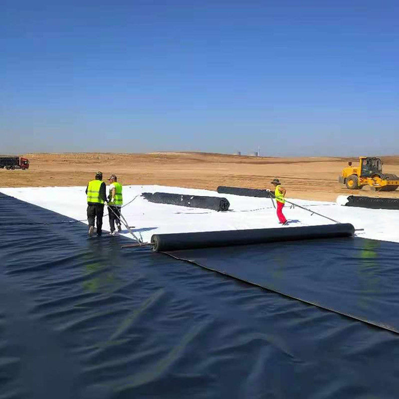 0.75mm 1mm Przeciwciśnieniowy Przeciwciśnieniowy Gładki HDPE Geomembrane Pond Liner do usuwania odpadów