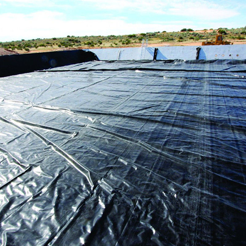 0.75mm 1mm Przeciwciśnieniowy Przeciwciśnieniowy Gładki HDPE Geomembrane Pond Liner do usuwania odpadów