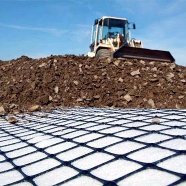 Wysoka wytrzymałość na rozciąganie Biaxial Plastic Mesh 30kN/m Czarny PP/PET Geogrid Do wzmocnienia gleby i stabilizacji podstawy drogi