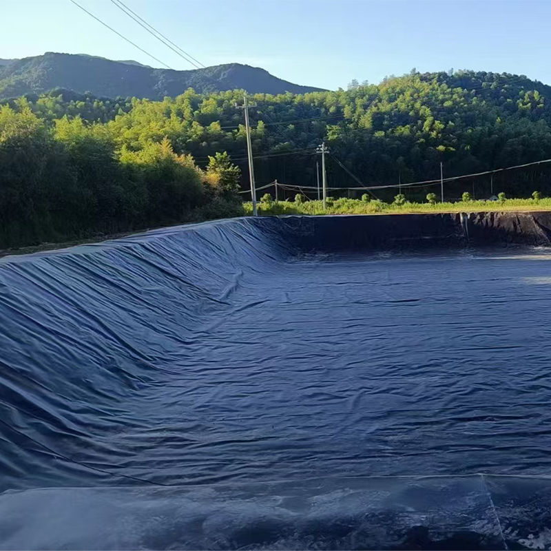 Folia geomembranowa HDPE 0,75-2,5 mm do oczek wodnych, stawów hodowlanych, tam, wysypisk śmieci, wyłożeń składowisk odpadów, kopalni