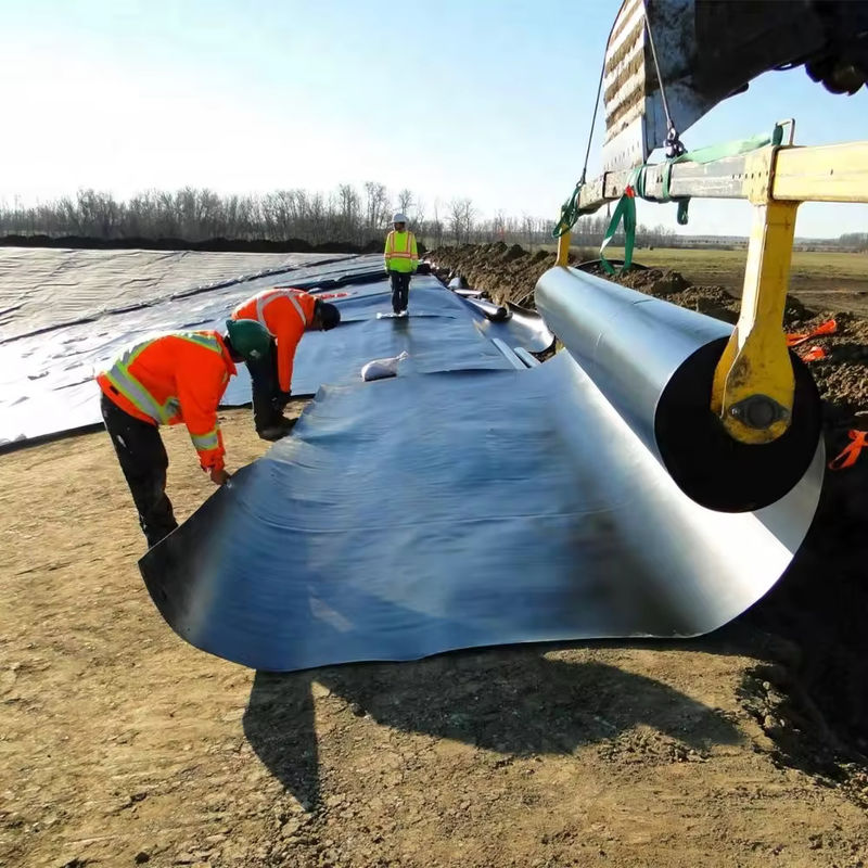 Wytrzymałe HDPE Czarny Geomembrane Łódź Liner 0,5 mm ≈ 2 mm dla okrągłych zbiorników rybnych, zbiorników wody w akwakultury i aplikacji wodoodpornych zapór