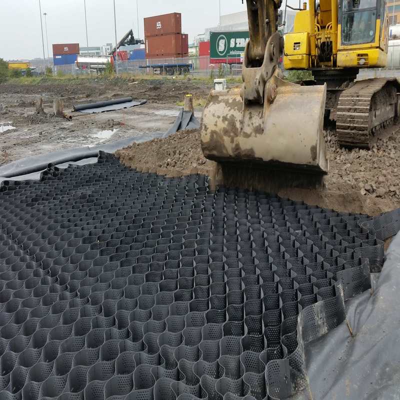 HDPE Plastikowa Geokomórka Utwardzona Siatką HDPE Geokomórka do Wzmacniania Miękkiego Podłoża Niskokosztowa Geokomórka Stabilizująca Żwir w Budownictwie Drogowym