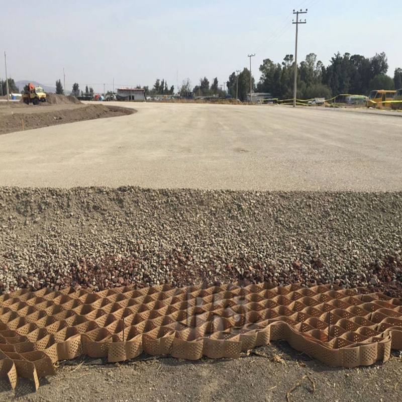 Trwałe geokomórki HDPE Gładka powierzchnia geokomórki HDPE do podjazdów Kontrola erozji dla zboczy Wsparcie murów oporowych