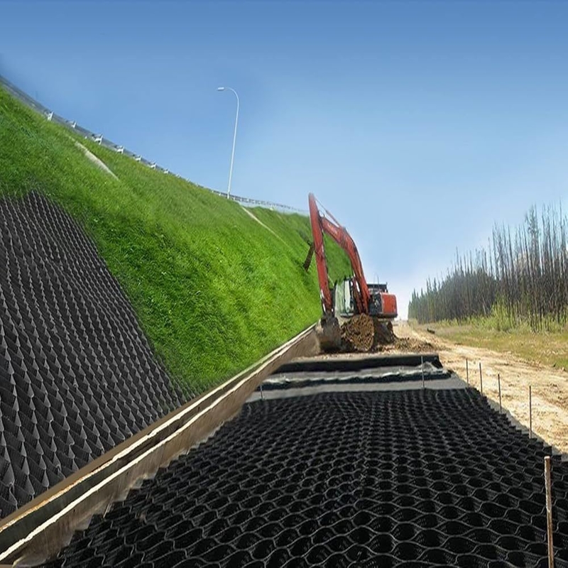 Trwałe geokomórki HDPE Gładka powierzchnia geokomórki HDPE do podjazdów Kontrola erozji dla zboczy Wsparcie murów oporowych